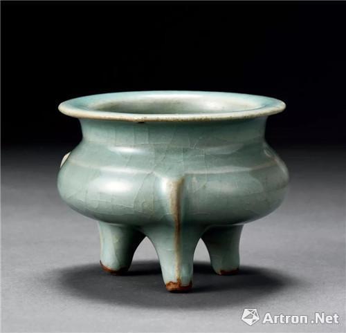829 南宋 龍泉窯青磁鬲爐(300-350萬JPY) H7.8cm D10.2cm