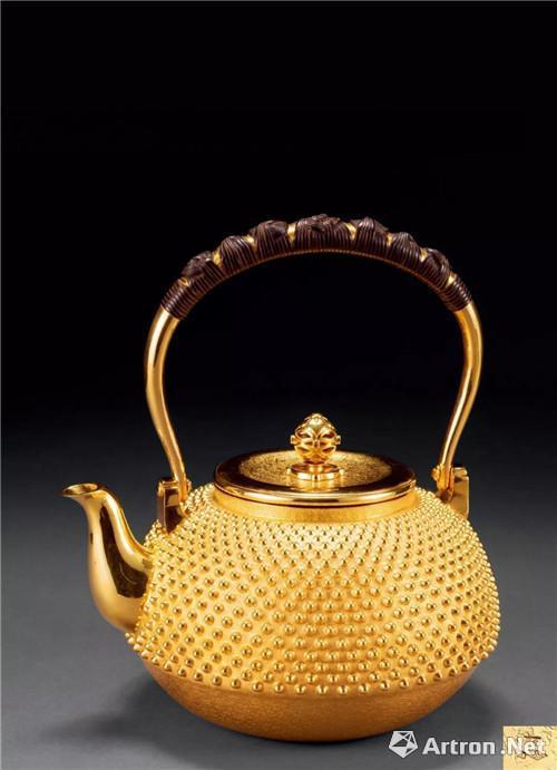 152 純金寳珠摘霰打壺(500-600萬JPY) H19cm 重1033g 底款:純金