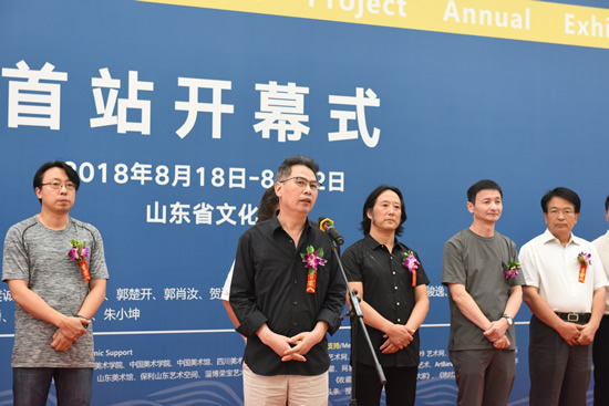 �������g���u�ҡ���չ������͢ ���o